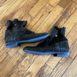 Frye & Co. brown suede ankle booties